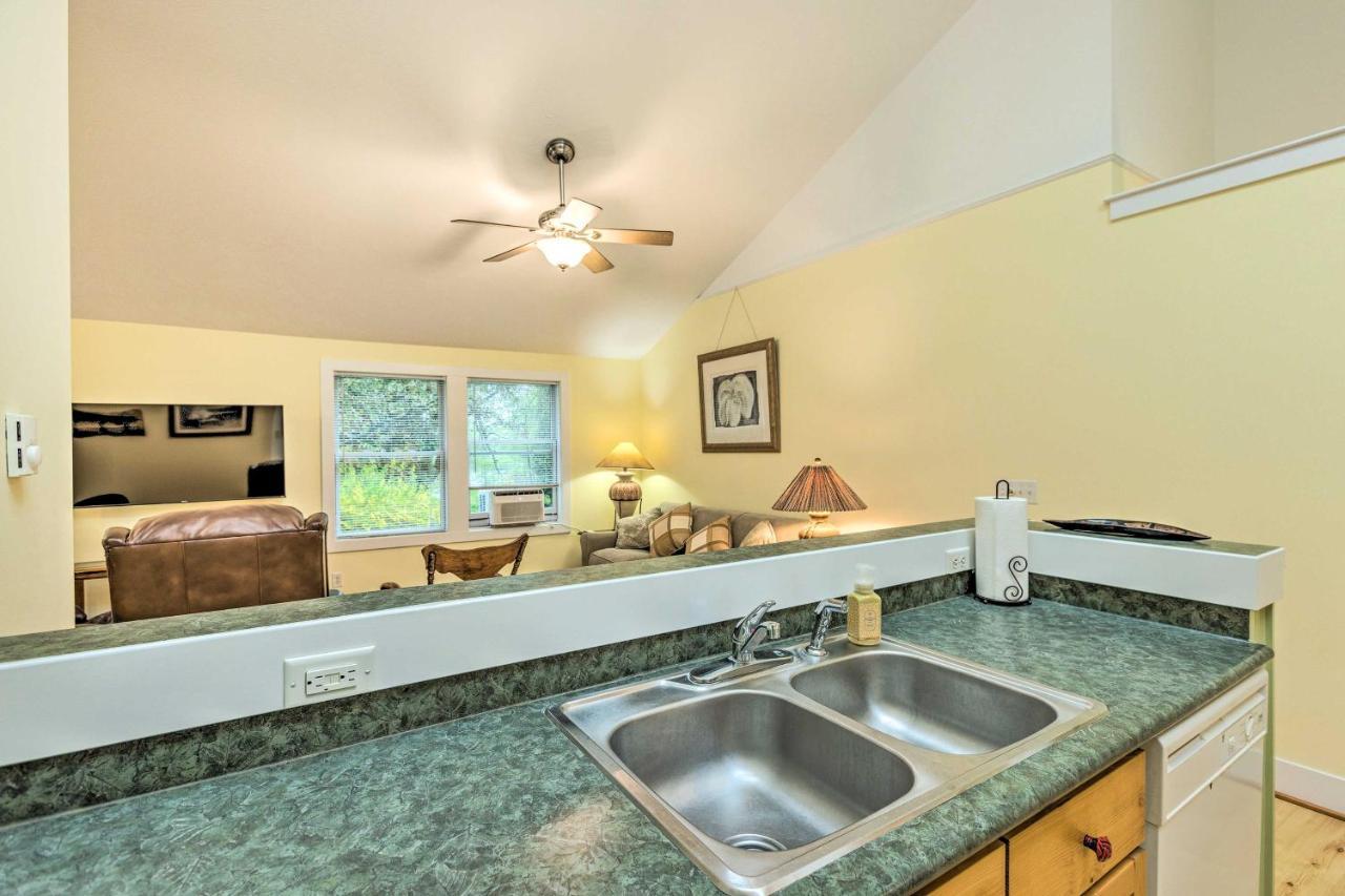 Charming Retreat Near Downtown Frankfort And Beaches Екстер'єр фото